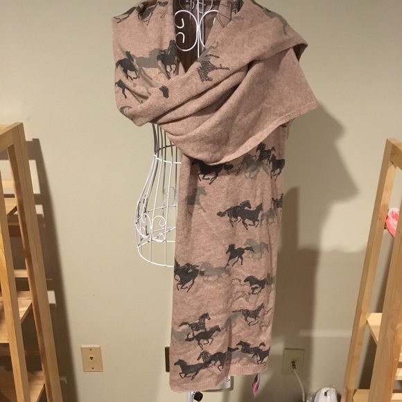 Nwt Alice Hannah Horse Shawl 